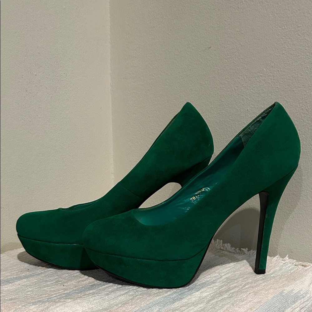 Elegant Green Women's Pumps